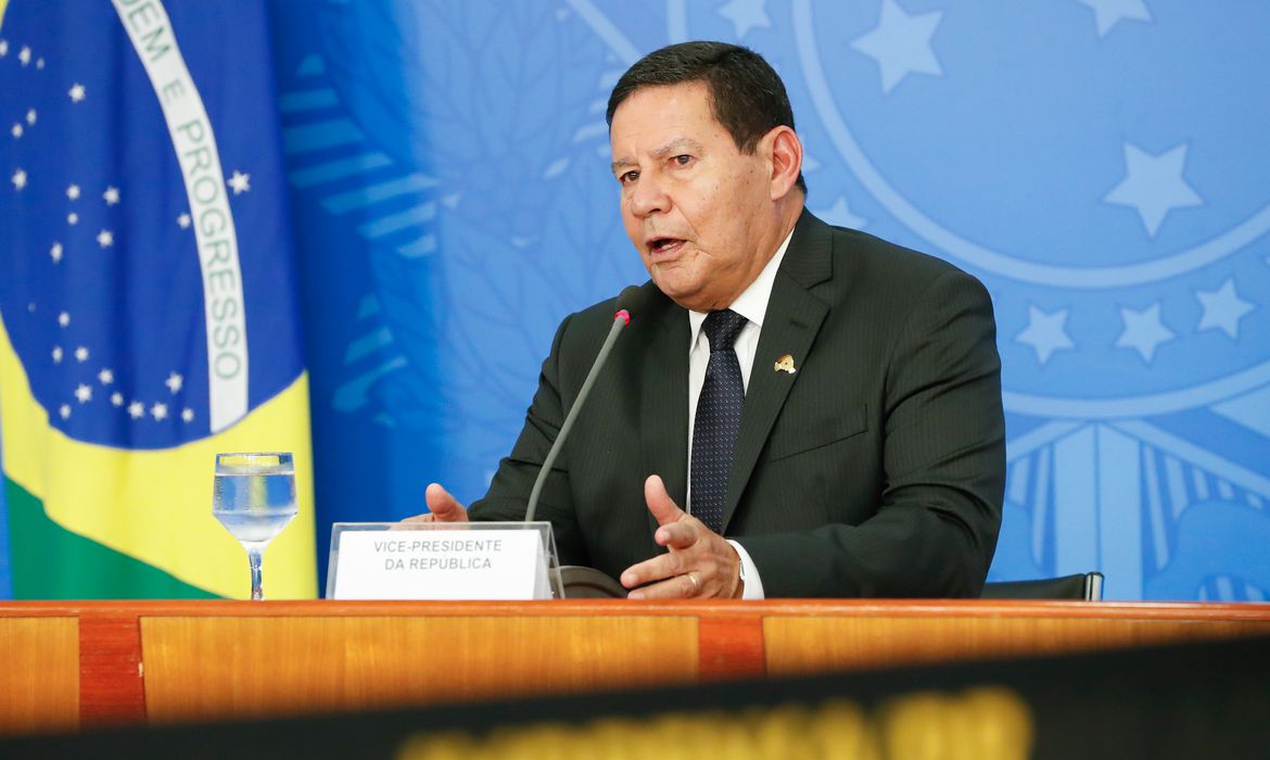 Agências ambientais precisam ser recuperadas, diz Mourão em Conselho da Amazônia