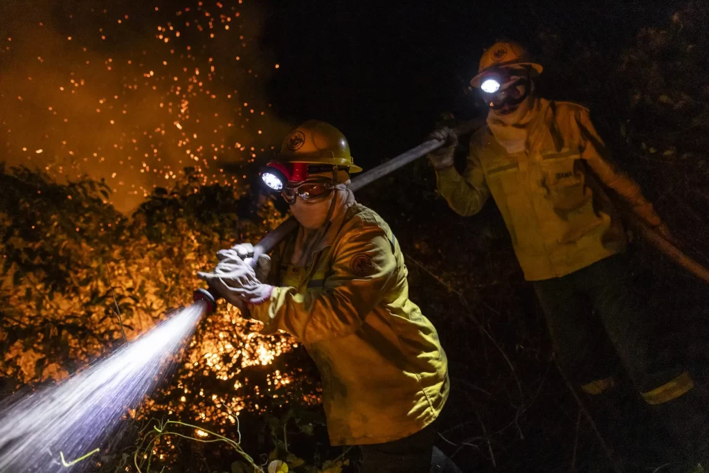Queimadas explodem em cinco biomas brasileiros